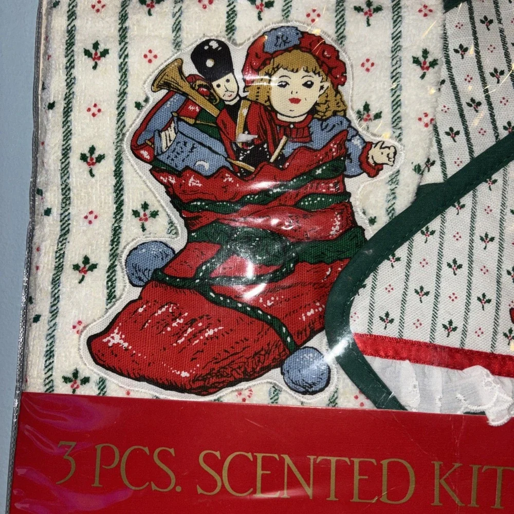 Vtg 3 Pc Cranberry Scented‎ Kitchen Set Towel Oven Mitt Pot Holder New Old Stock
